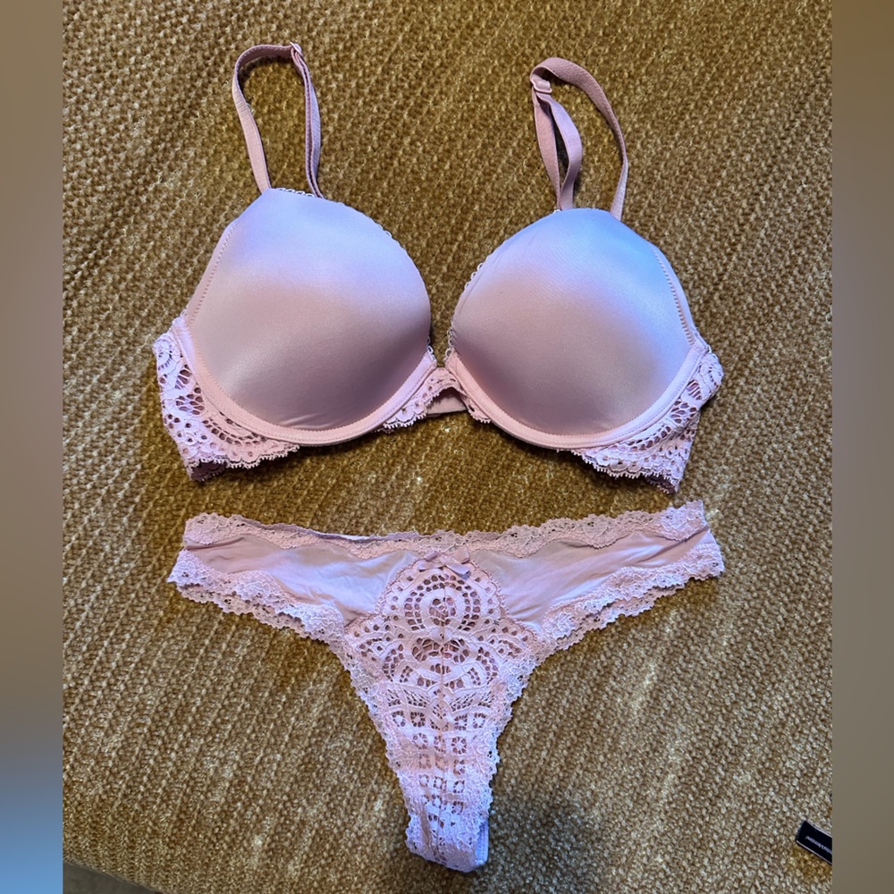COPY - Victoria’s Secret Matching Bra and Panty Set💗
